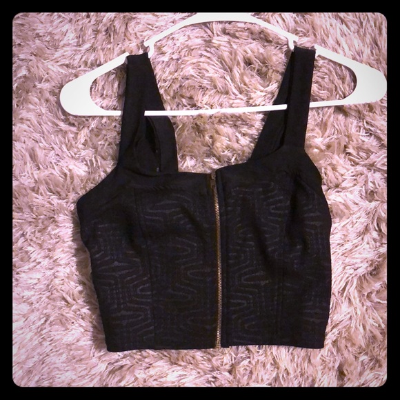 Super cute stretchy Buckle crop❤️❤️❤️ - Picture 1 of 4